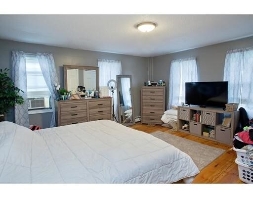 Foto del edificio - 432 S Main St