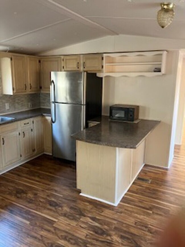 Building Photo - Recently Renovated 2 Bed in Newfound