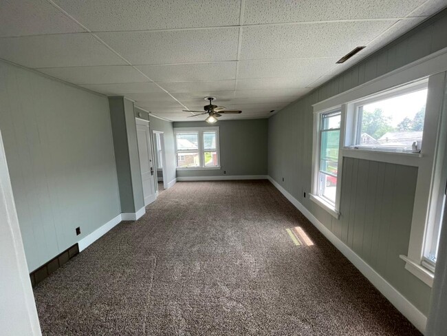 Building Photo - 460 East 33rd Street, Unit 462