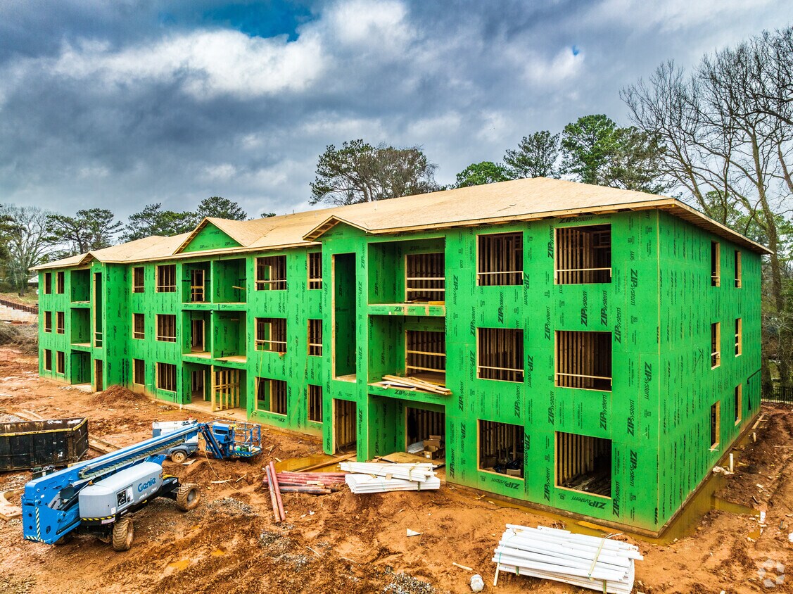 Candler Reserve Apartments in Decatur, GA