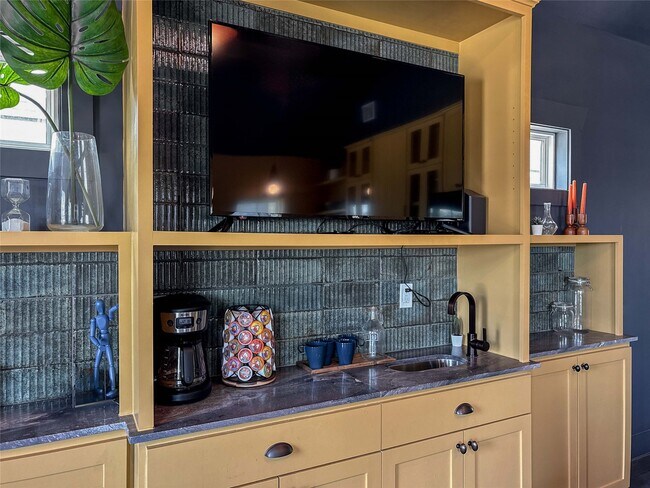 Foto del edificio - 1208 32nd St