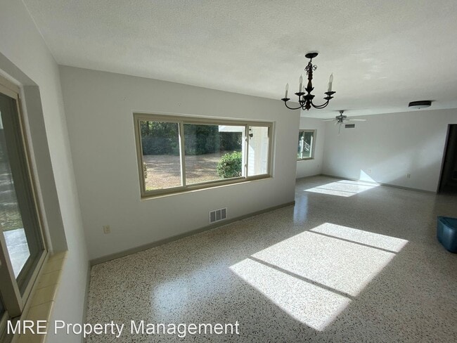 Building Photo - 3 br, 2 bath House - 16352 SE 92nd Avenue