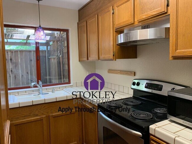 Foto del edificio - 2340 Westcliffe Ln