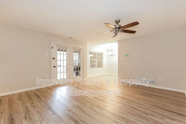 Foto del edificio - 344 Tavistock Rd