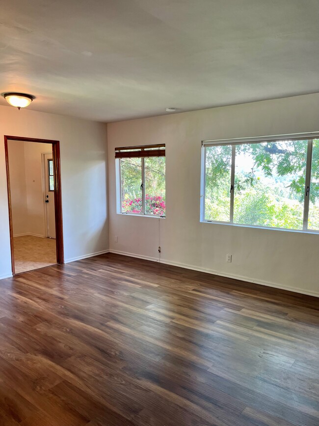 Building Photo - 1284 Montecito Dr