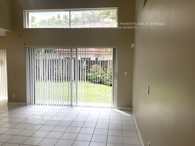 Foto del edificio - 11240 Renaissance Rd