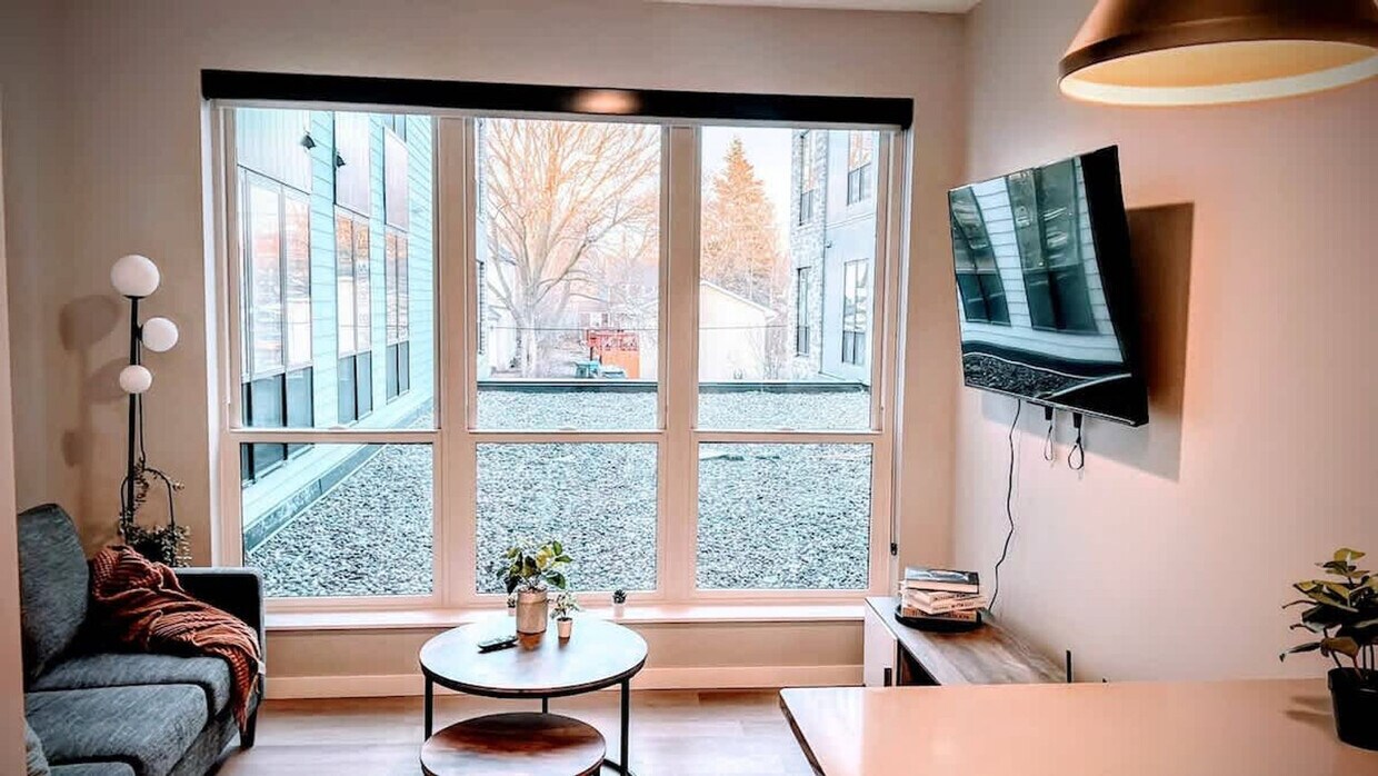 Foto principal - 402 NE 2nd St