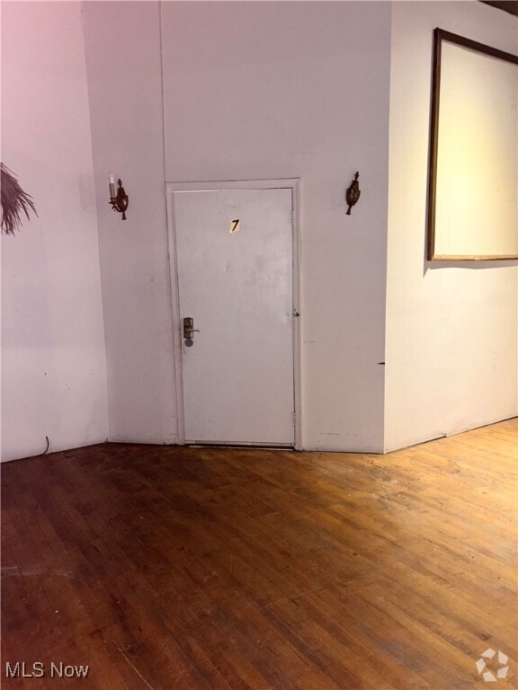 Building Photo - 1066 E 62nd St