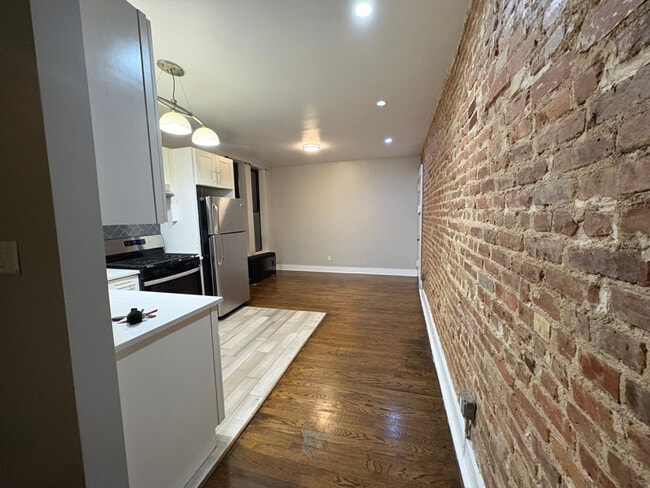 Building Photo - 480 Concord Ave