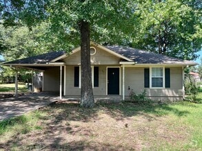 Building Photo - 303 Carson Rd