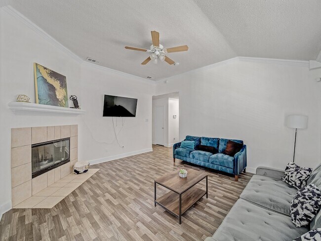 Foto del edificio - 416 W 9th St