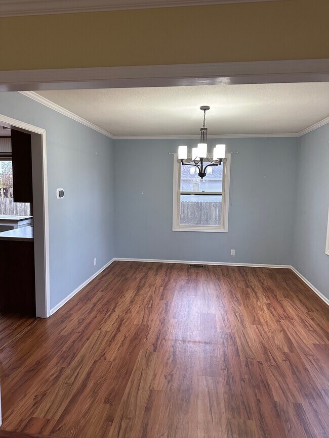 Foto del edificio - 776 Meadowbrook Ave