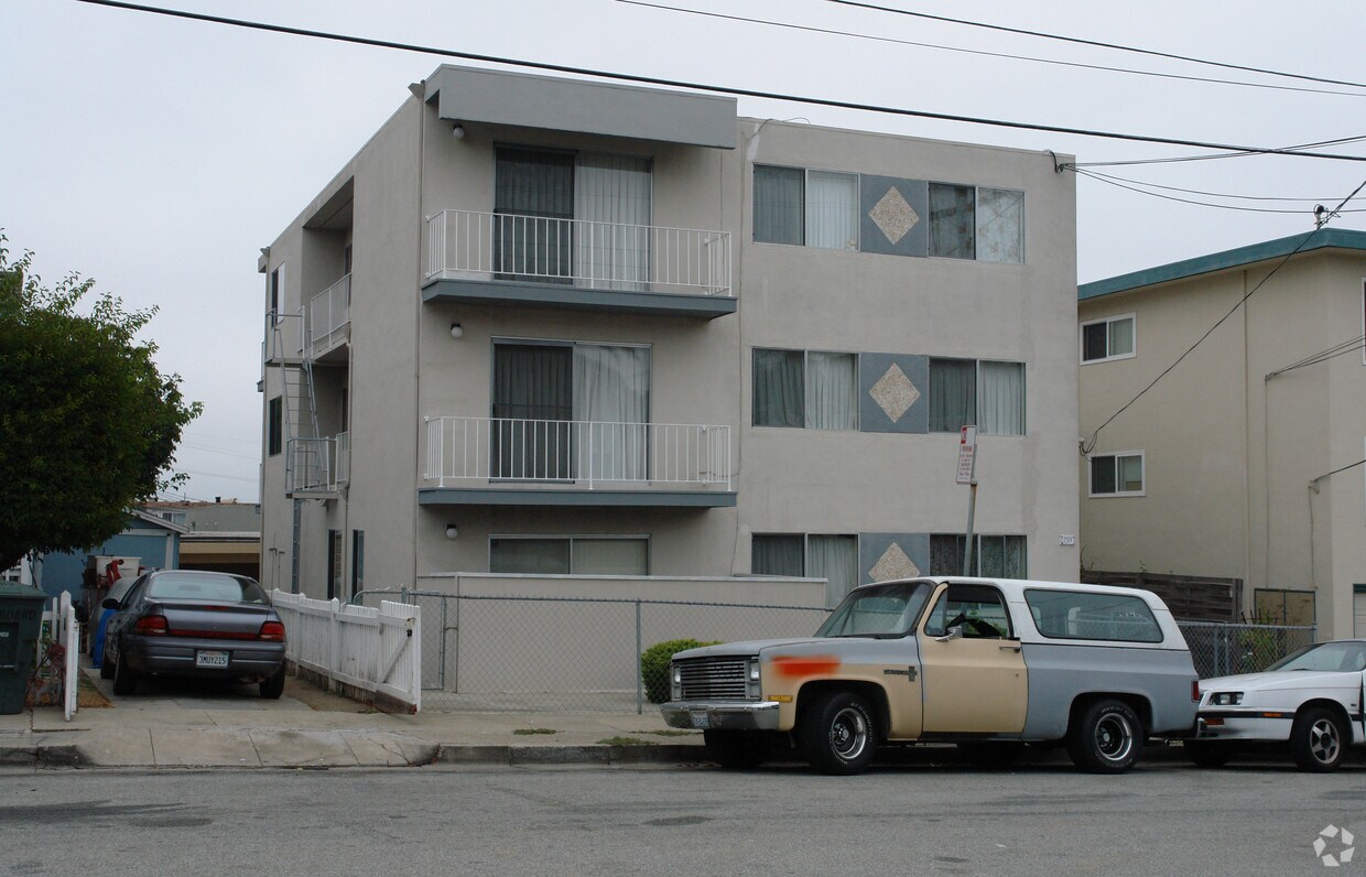 Building Photo - 233 Santa Lucia Ave