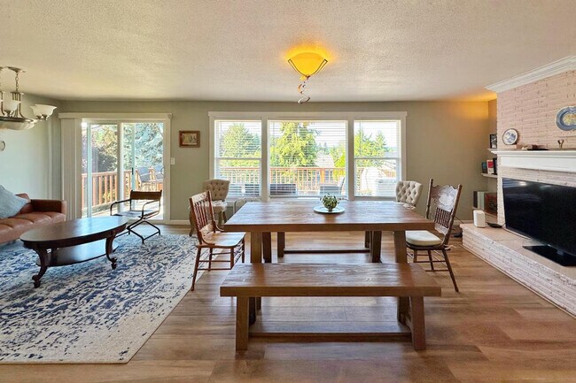 Foto del edificio - 3490 NE 146th St