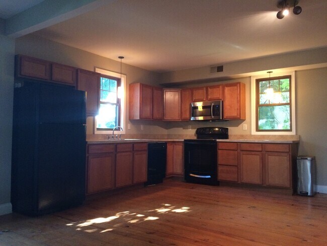 Foto del edificio - College Hill single family home in Forks T...