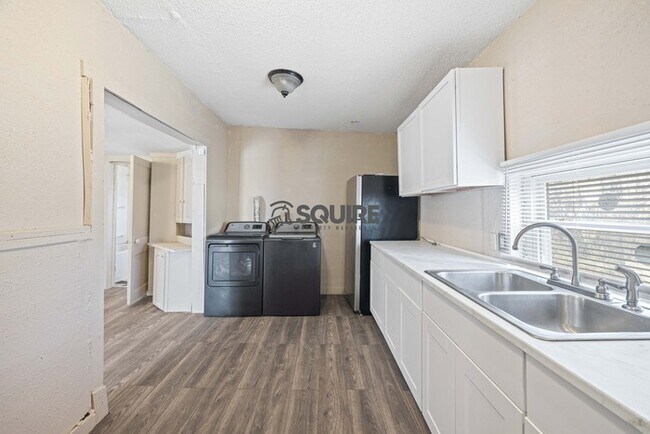 Foto del edificio - 4411 Monroe Ave, Kansas City, MO 64130