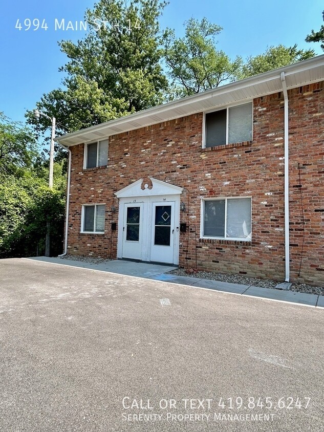 Building Photo - Beautiful Two Bedroom Townhome In Sylvania!