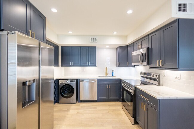 Foto del edificio - Lovely 2 BR/1 BA 2-Level Condo in Fairlawn!