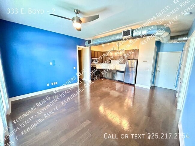 Building Photo - 333 E. Boyd-2