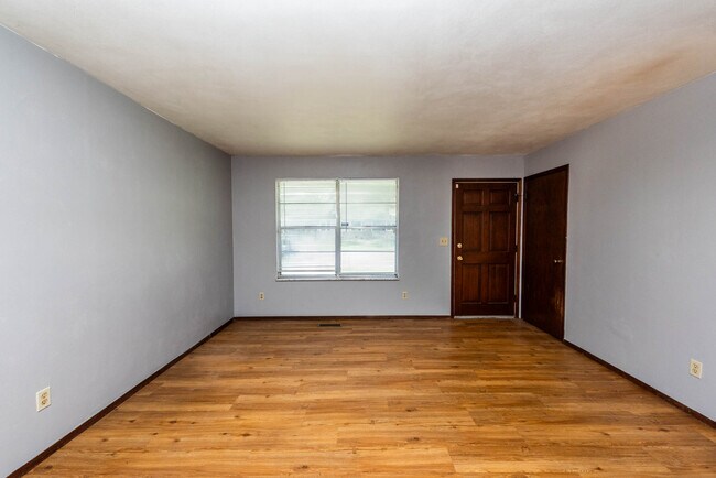 Building Photo - 152 Freedom Dr
