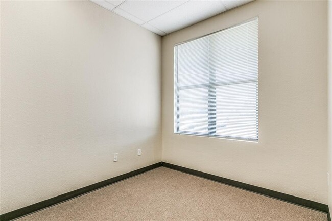 Foto del edificio - 202 W Jefferson St