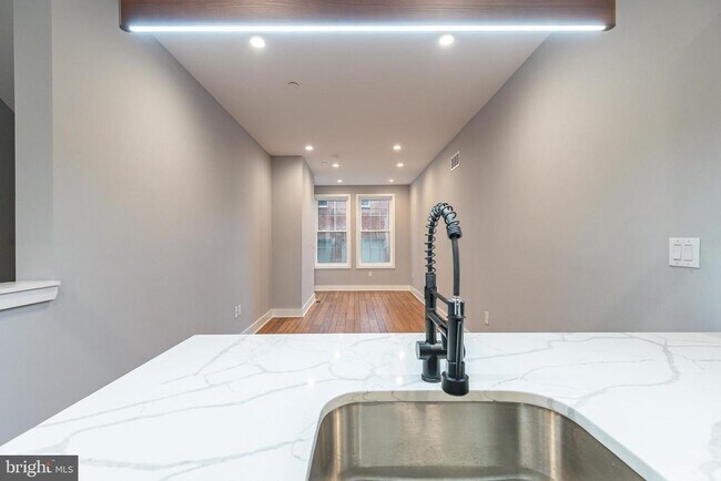 Foto del edificio - 2821 Livingston St