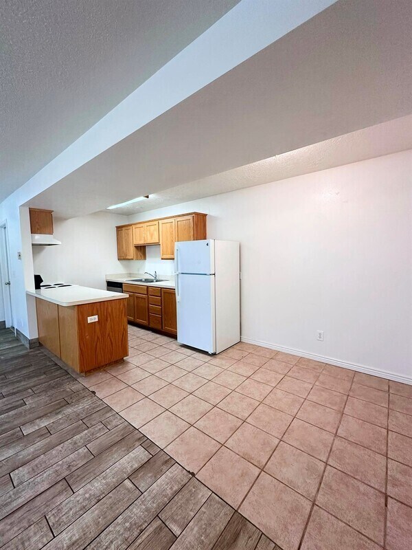 Building Photo - 1675 W 100 N