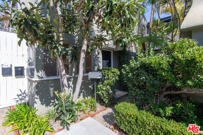 Building Photo - 9025 Rangely Ave