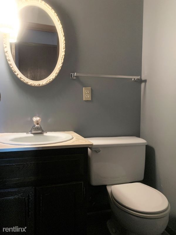 Building Photo - 2 br, 1.5 bath Townhome - 7229 Ames Cir