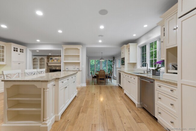 Building Photo - 466 Spring Water Ln