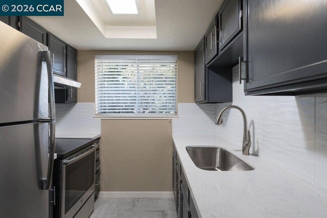 Foto del edificio - 4800 Bayview Ave