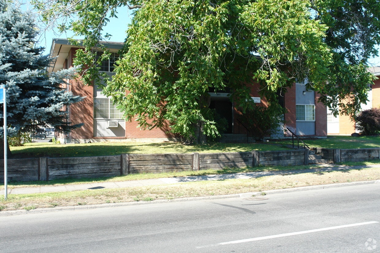 Building Photo - 203 E Mission Ave