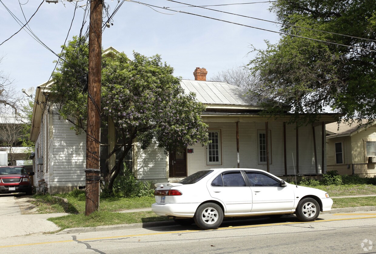 Foto del edificio - 813 E Quincy St