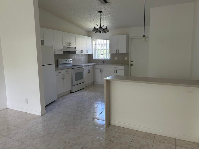 Foto del edificio - 6140 SW 41st Ct