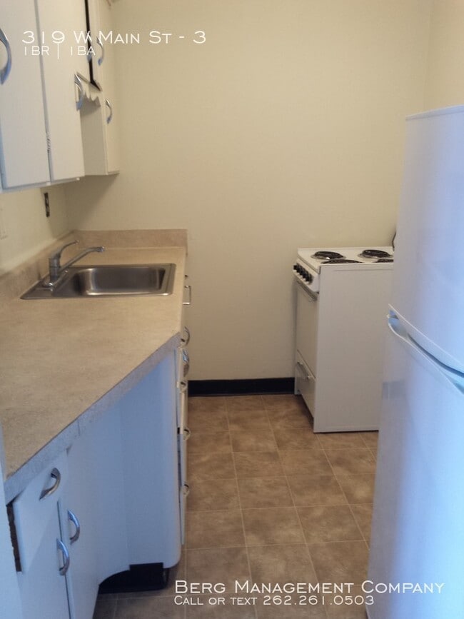 Building Photo - One Bedroom Downtown Waukesha