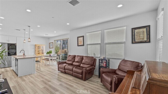 Foto del edificio - 16282 Meadowhouse Ave