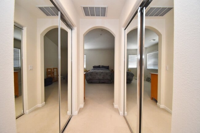 Building Photo - $4,490 / 5BR -2459 S.F. - STUNNING UNION C...