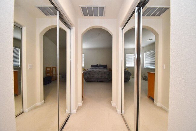 Foto del edificio - $4,490 / 5BR -2459 S.F. - STUNNING UNION C...