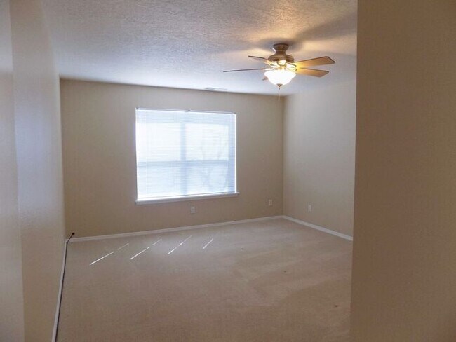 Foto del edificio - 12800 Comanche Rd NE Unit 49