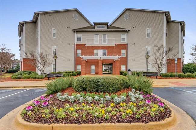 Building Photo - 303 Helen Keller Blvd