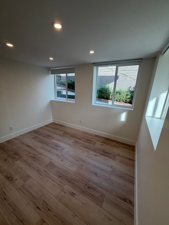 Foto del edificio - 2111 Montana St