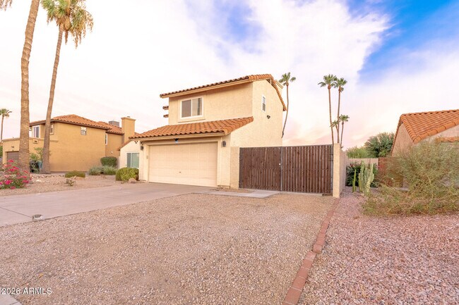 Foto del edificio - 5625 E Tierra Buena Ln