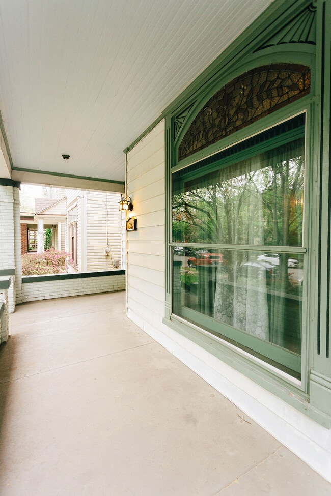 Building Photo - 1324 Highland Ave