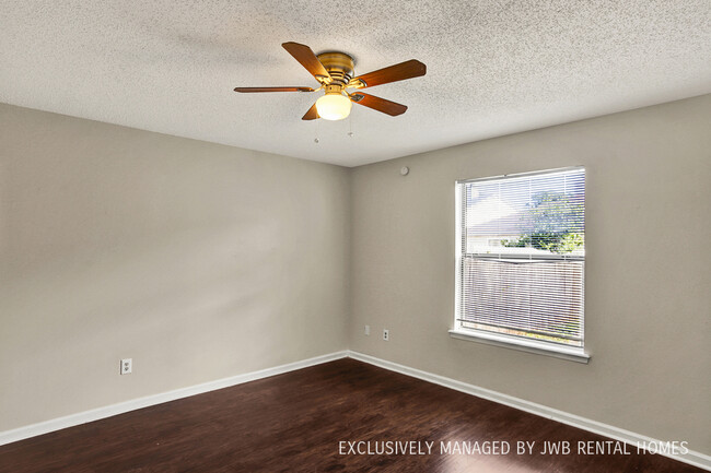 Foto del edificio - 877 Candleknoll Ln