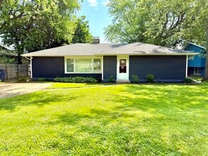 Building Photo - 33517 N Greentree Rd