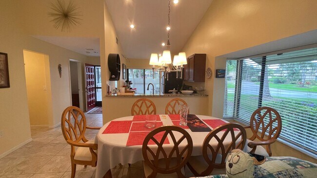 Building Photo - Turnkey Furnished Short Term Rental