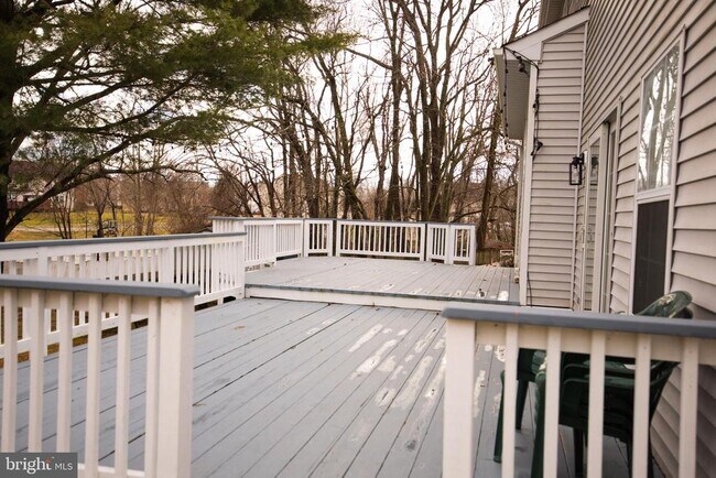 Building Photo - 6110 Omar Ct