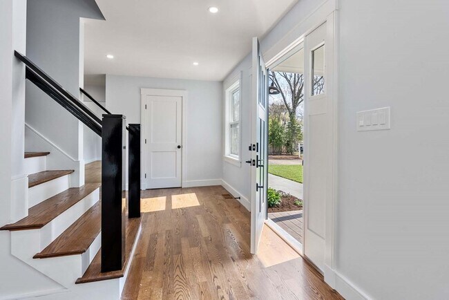 Foto del edificio - 25 Geraldine Dr