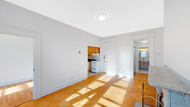 Building Photo - 363 Beacon St