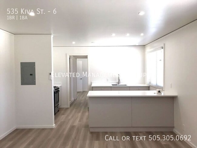 Building Photo - 535 Kiva St